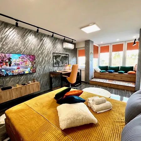 In - Prime Location *