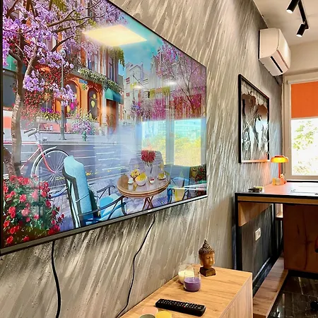 In - Prime Location * Σκόπια