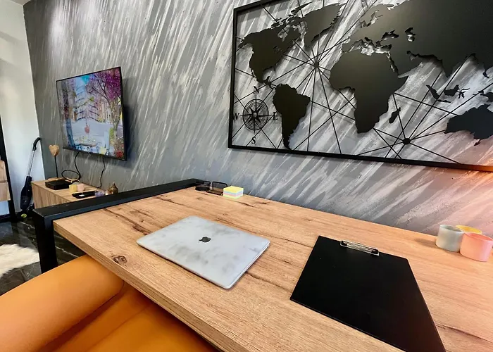 Apartment In - Prime Location *