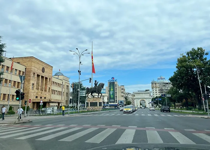 Apartment In - Prime Location