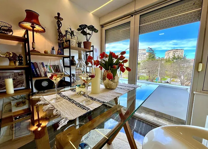 Apartment In - Prime Location *