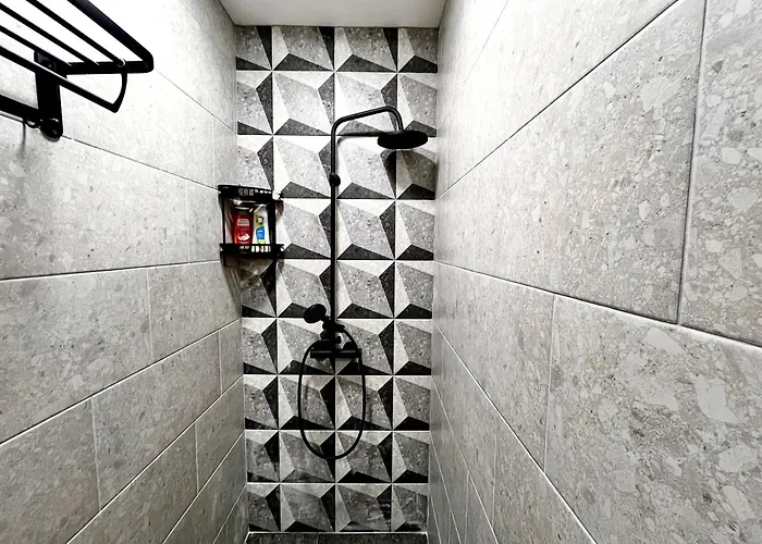 In - Prime Location *